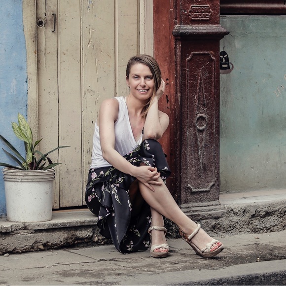 Meet your Posher, Geri - Picture 1 of 3